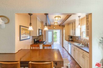 3226 Hutchison Ave in Los Angeles, CA - Building Photo - Building Photo
