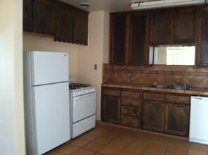 4412 Gordon St in Bakersfield, CA - Building Photo - Building Photo