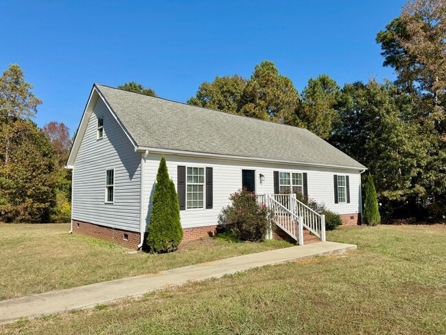 265 Canaan Church Rd in La Crosse, VA - Building Photo - Building Photo