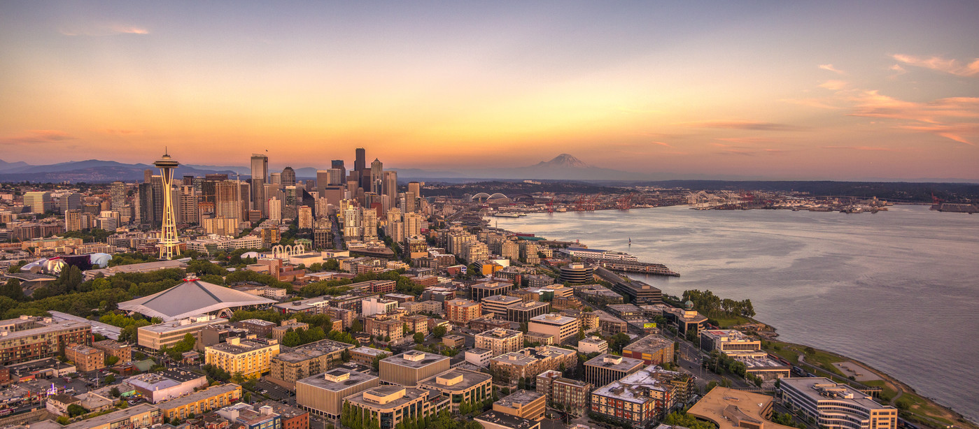 Latitude Apartments in Seattle, WA - Foto de edificio