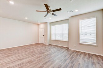 11938 Amber Oak Wy in Tomball, TX - Building Photo - Building Photo