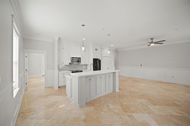 property at 2802 Morrison St