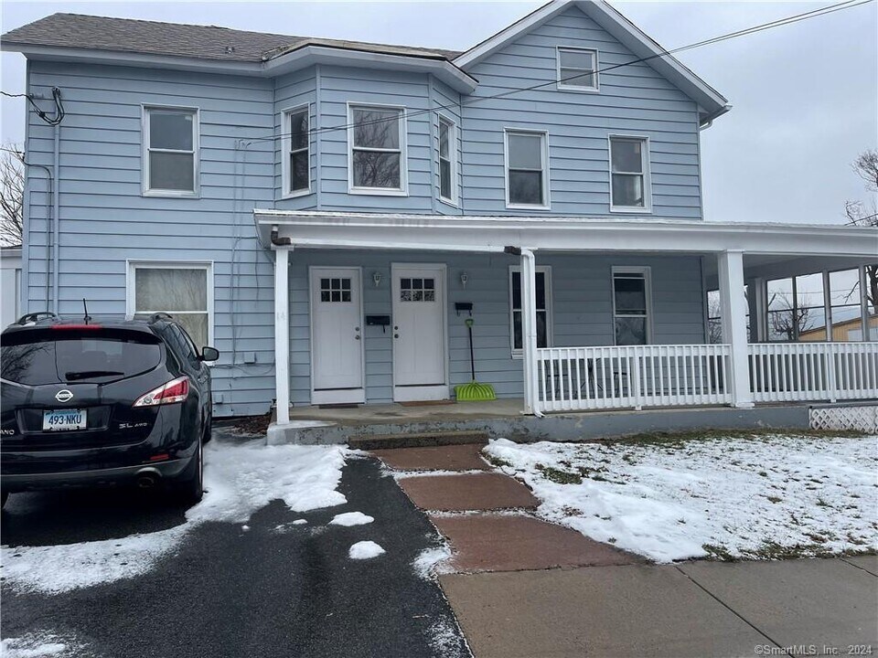 14 Hillside Ave in Meriden, CT - Building Photo