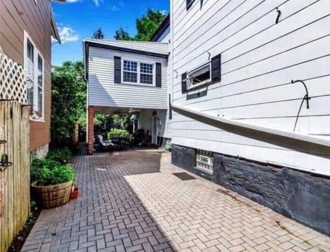 128 Richmond Ave, Unit 1 in Buffalo, NY - Building Photo - Building Photo
