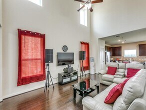 5906 Wolf Pack Dr in Pflugerville, TX - Building Photo - Building Photo