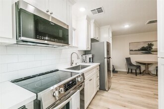 2631 Persa St-Unit -B in Houston, TX - Building Photo - Building Photo