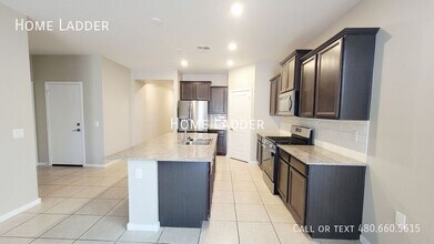 14096 W Surrey Dr in Surprise, AZ - Foto de edificio - Building Photo