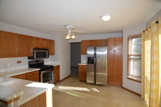 519 Indian Ridge Trail in Wauconda, IL - Building Photo - Building Photo