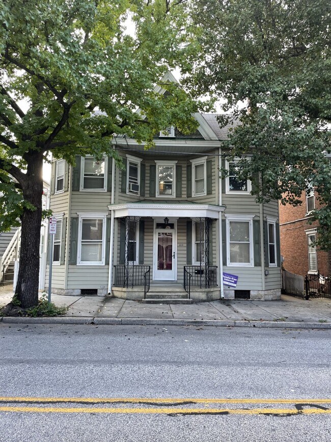 214 N College St Rentals in Carlisle, PA