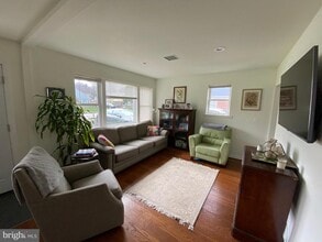 13 Brookside Rd in Glenside, PA - Building Photo - Building Photo