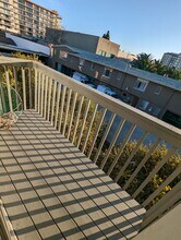 23 N Ellsworth Ave in San Mateo, CA - Foto de edificio - Building Photo