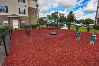 Majestic Oaks in Pensacola, FL - Foto de edificio - Building Photo