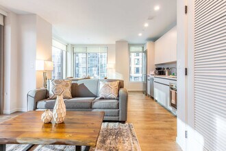 131 Seaport Blvd in Boston, MA - Building Photo - Building Photo
