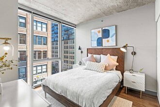 600 W Jackson Blvd in Chicago, IL - Building Photo - Building Photo