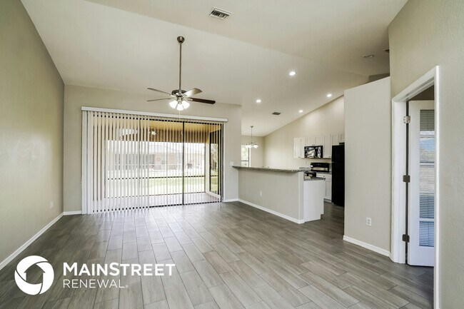 2805 NW 24th Pl in Cape Coral, FL - Foto de edificio - Building Photo