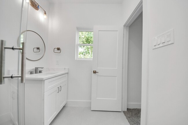 property at 611 E 39th St