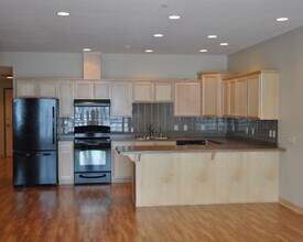 200 Belgrade Ave, Unit Apt 2 in North Mankato, MN - Building Photo - Building Photo