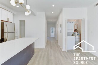 4939 N Saint Louis Ave, Unit 2S in Chicago, IL - Foto de edificio - Building Photo