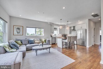 7038 Pipers Glen Wy in Philadelphia, PA - Building Photo - Building Photo