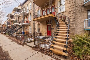 4304-4332 Parthenais St in Montréal, QC - Building Photo