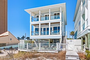 17495 Front Beach Rd in Panama City Beach, FL - Building Photo