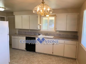 204 E Amity Ave in Nampa, ID - Foto de edificio - Building Photo