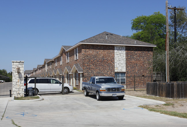 Shary Townhomes & Apartments in Mission, TX - Building Photo - Building Photo