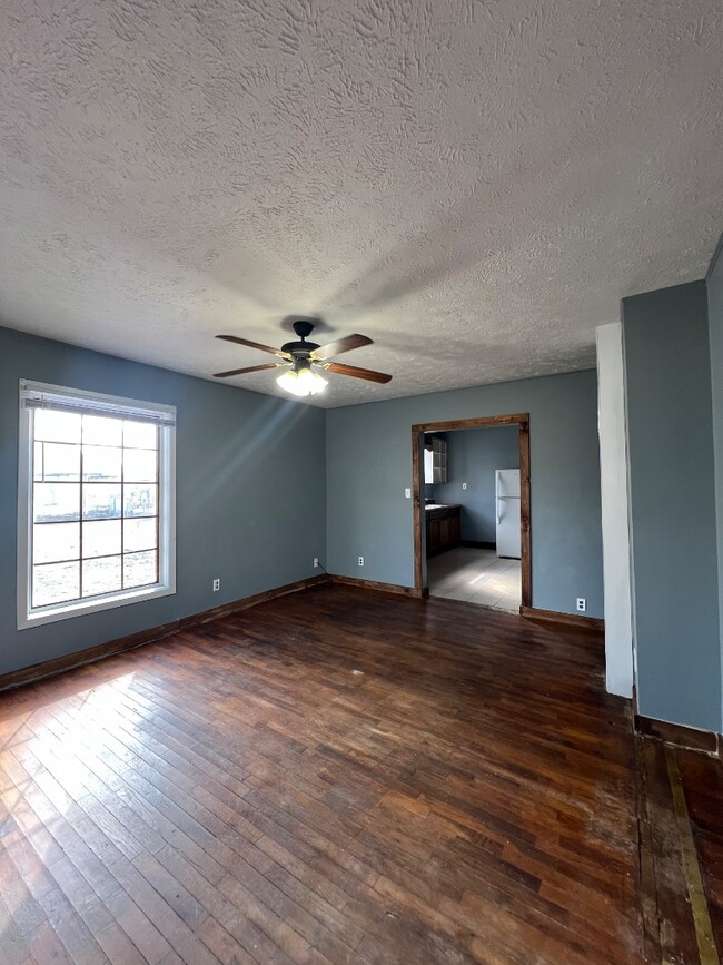 525 Carey St in Hutchinson, KS - Building Photo - Building Photo