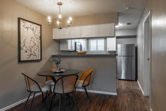 Woodcrest Apartments in Lubbock, TX - Building Photo - Interior Photo