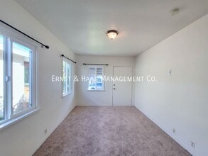 3031 E 65th St in Long Beach, CA - Foto de edificio - Building Photo