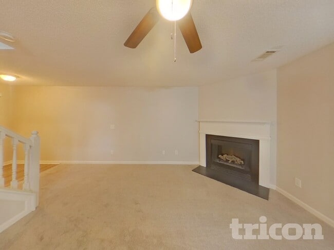 7913 Four Oaks Ct in Union City, GA - Building Photo - Building Photo