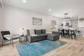 6 Bay Acres Ave in Osprey, FL - Building Photo - Building Photo