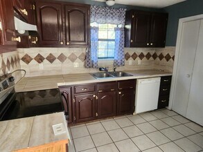 413 S Fulton St in Clarksville, AR - Building Photo - Building Photo