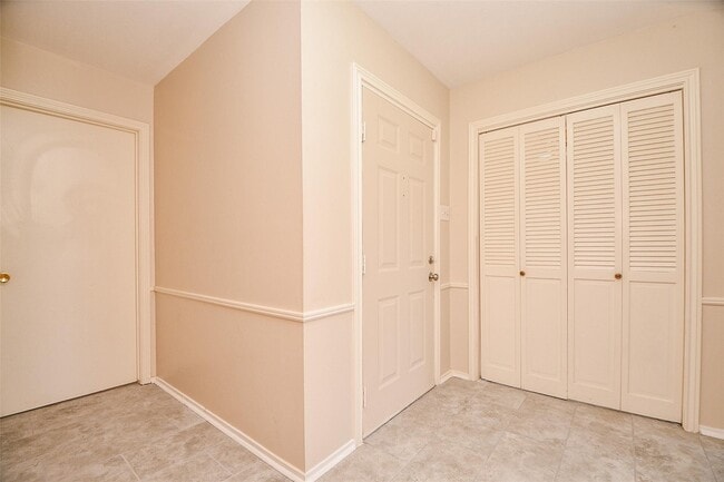 property at 5810 Fontenelle Dr