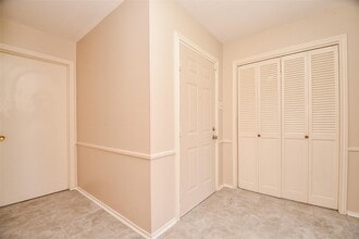 5810 Fontenelle Dr in Houston, TX - Building Photo - Building Photo