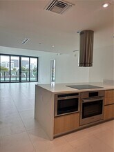 9901 E Bay Harbor Dr in Bay Harbor Islands, FL - Building Photo - Building Photo