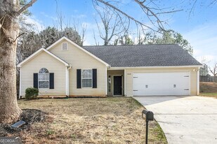 7010 New Dale Rd in Rex, GA - Building Photo