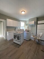 8 Rutgers Ave, Unit Bsmt in Jersey City, NJ - Building Photo