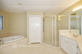 27 Oakland Pointe Cir in Oakland, FL - Foto de edificio - Building Photo