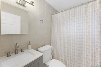 485 Sutton Pl in Greenport, NY - Building Photo - Building Photo