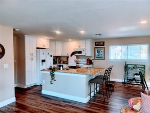 12080 Moss Dr in Ft. Myers, FL - Building Photo - Building Photo