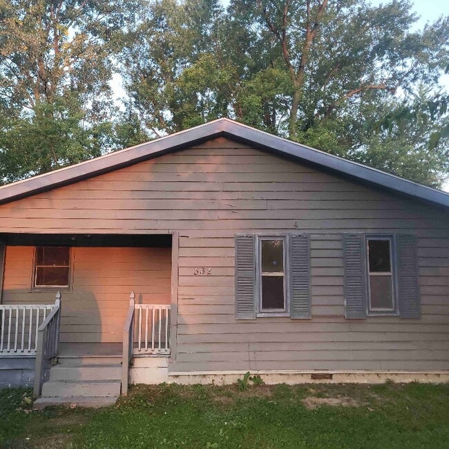 332 Linden St in Benton Harbor, MI - Foto de edificio - Building Photo