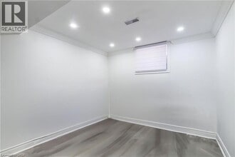 252 Thorner Dr in Hamilton, ON - Building Photo - Building Photo