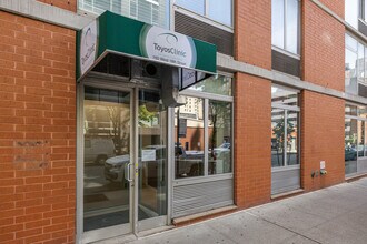 151 W 17th St in New York, NY - Building Photo - Building Photo