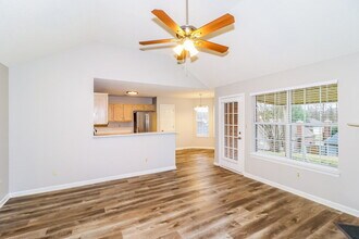 2204 Stone Stream Dr in Memphis, TN - Foto de edificio - Building Photo