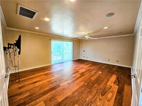 18521 Calle Vista Cir in Los Angeles, CA - Building Photo - Building Photo