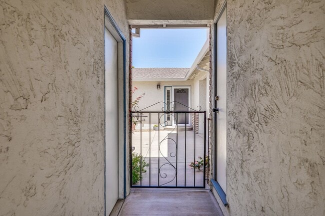 822 Sevely Dr in Mountain View, CA - Building Photo - Building Photo