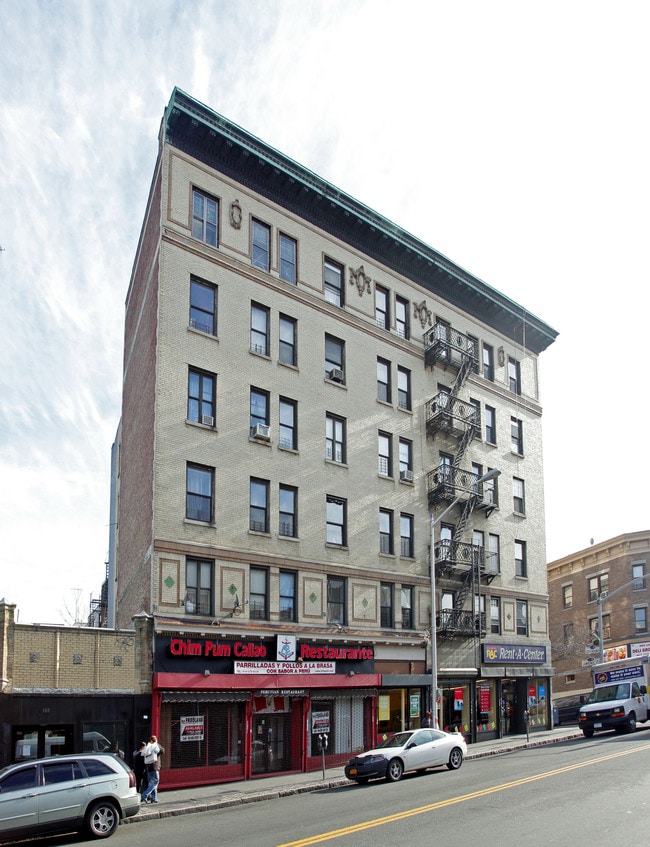 490 S Broadway in Yonkers, NY - Building Photo - Building Photo