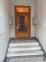 37 W Market St in York, PA - Building Photo