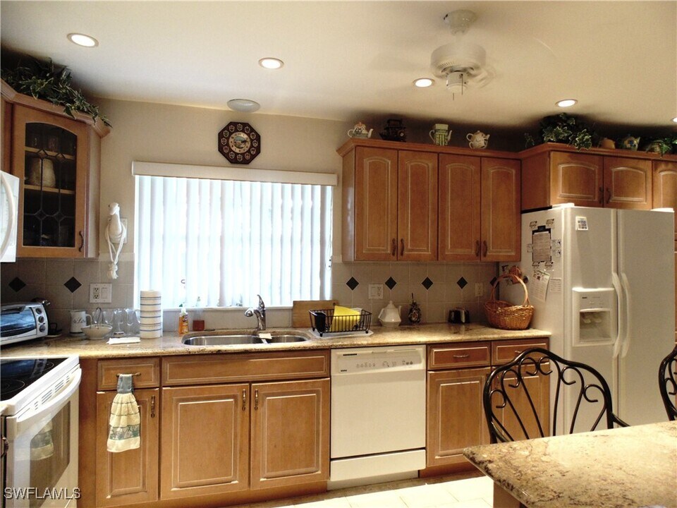 3323 SE 19th Ave in Cape Coral, FL - Building Photo